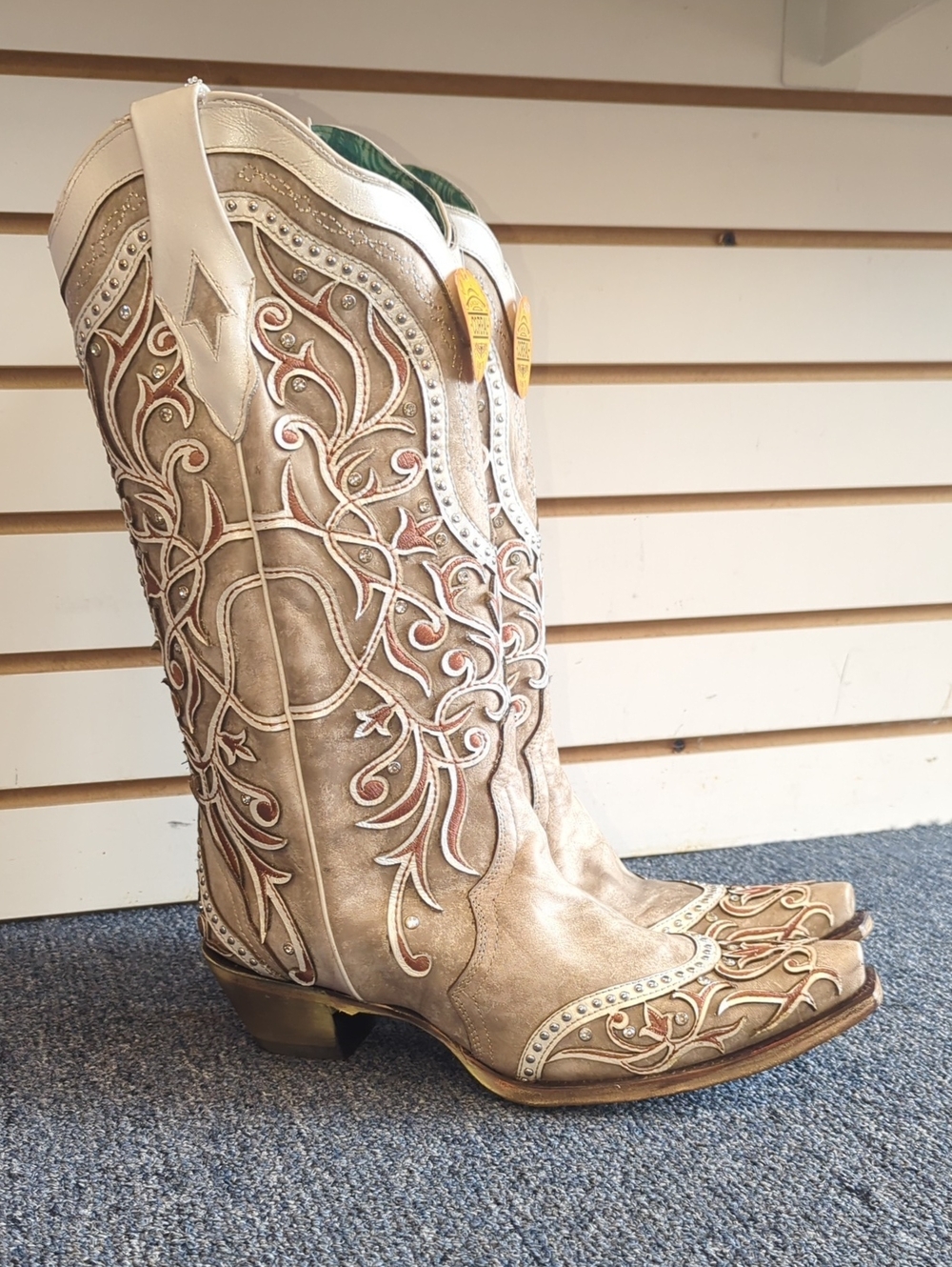 New Women's Corral A3837